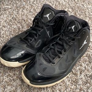 Black Jordan Podulon